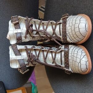 Freebird Cheyenne Size 9 but fits like an 8